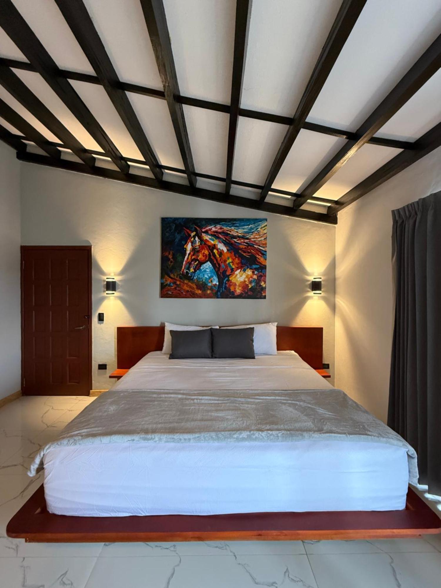 Hotel Tesoro Beach San Luis La Herradura 外观 照片